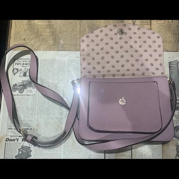 Small Spring Purse - Picture 2 of 2